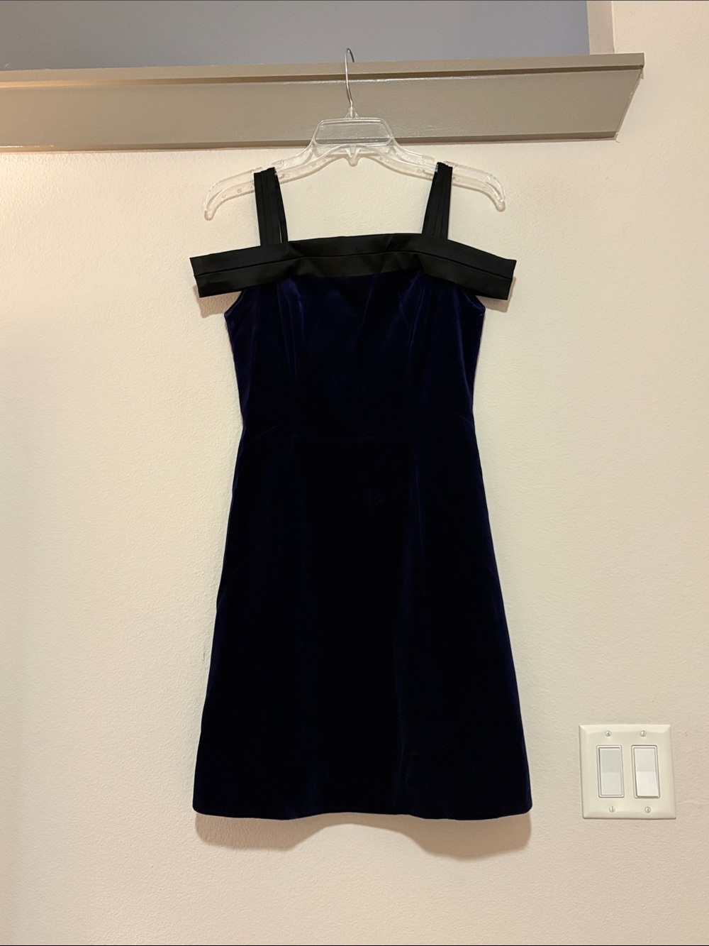 Karen Millen Velvet Bardot Mini Dress in Navy SZ US 4 NWT - Picture 4 of 8